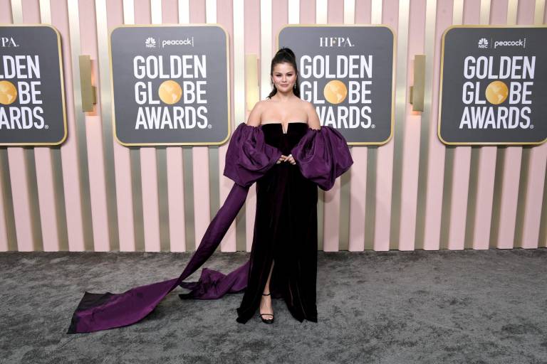 $!Selena Gomez llega a la ceremonia anual de los premios Golden Globe.