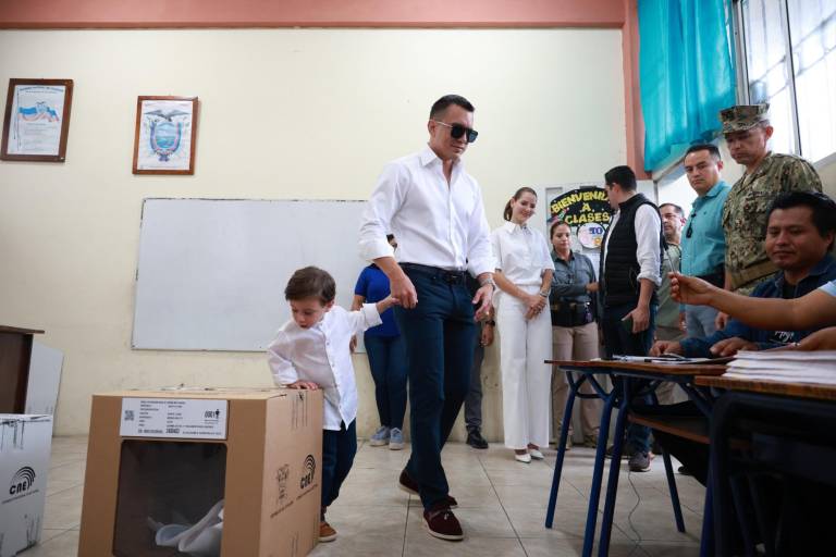 $!Daniel Noboa votó en la provincia de Santa Elena.