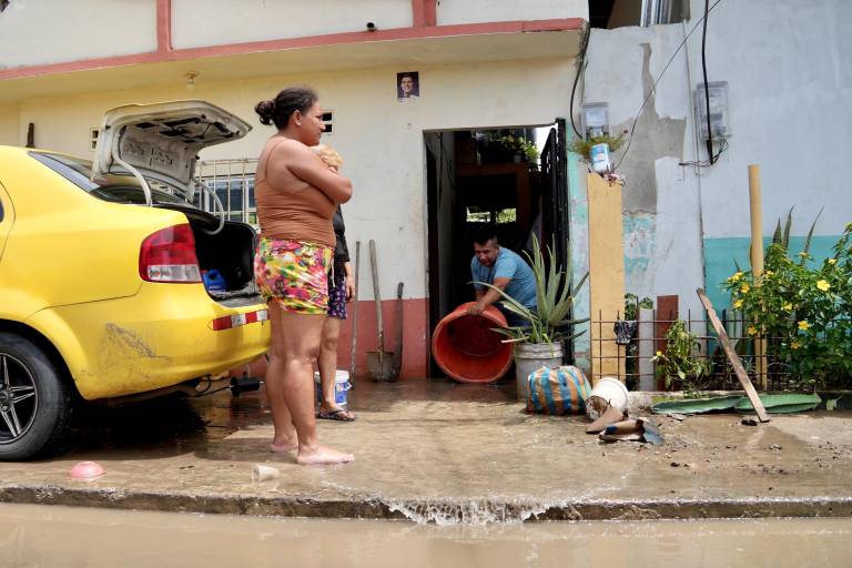 $!Machala, miércoles 28 de octubre del 2026 Recorrido de inundaciónes provocadas por el Fenómeno del Niño en la ciudad de Machala. Fotos : API / Pocho Pato