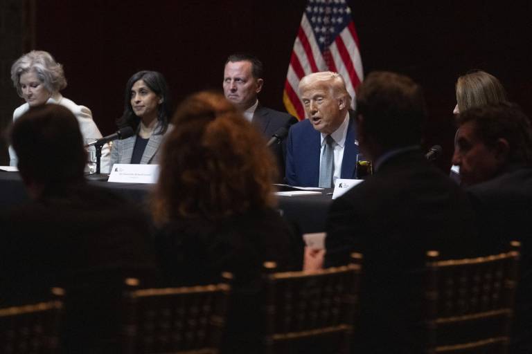 $!El Gobierno de Donald Trump (C) aún no ha revelado quién reemplazará a Brown.