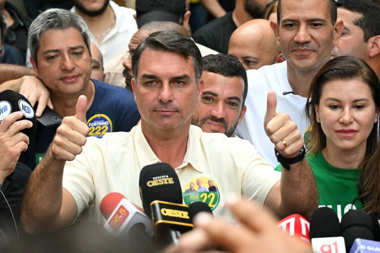 $!El candidato Flávio Bolsonaro en las elecciones de Brasil.
