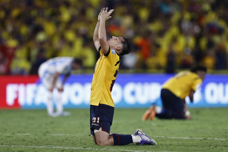 $!Alan Franco de Ecuador celebra al finalizar el partido que Ecuador ganó 1-0 ante el vigente campeón del mundo Argentina.
