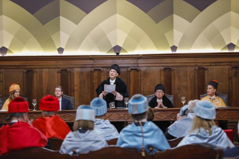 $!El rector de la Universidad Internacional de La Rioja (UNIR), José María Vázquez García-Peñuela dando su discurso durante la primera investidura de doctores honoris causa de la universidad.