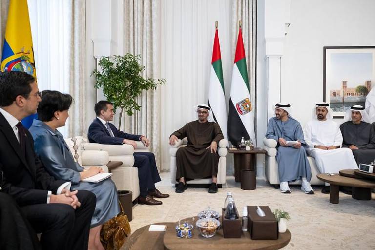 $!El presidente Noboa junto a autoridades de Emiratos Árabes Unidos.