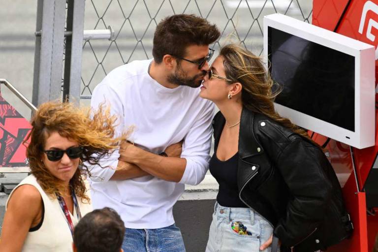 $!El incómodo episodio, captado en video y viralizado en redes sociales, mostró la tensión que aún genera su relación tras la separación de Piqué y Shakira.