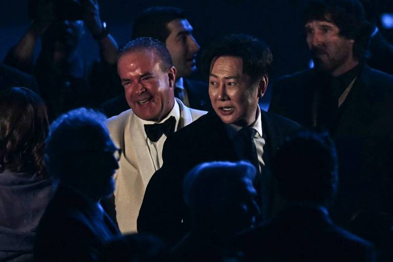 $!El director de Miss Universo Tailandia, Nawat Itsaragrisil (derecha), y el empresario mexicano y presidente de la Organización Miss Universo, Raúl Rocha.