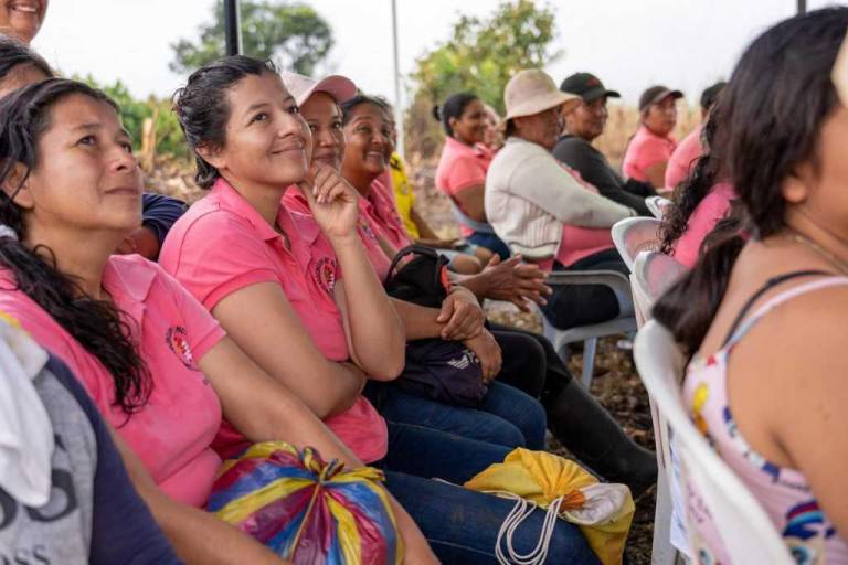 $!Varias mujeres jefas de finca participan de las capacitaciones que da Agripac para fortalecer el rol de la mujer en el campo.