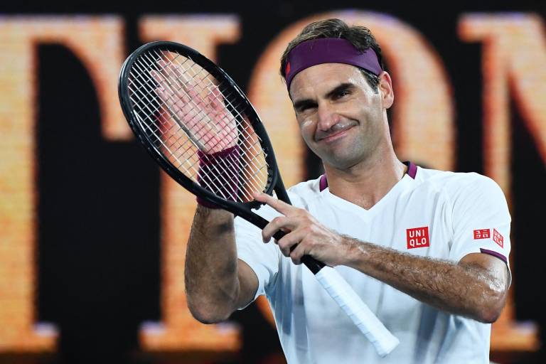 $!Imagen del 26 de enero del 2020, en la que el suizo Roger Federer celebra su victoria frente al húngaro Marton Fucsovics durante el abierto de tenis de Australia.