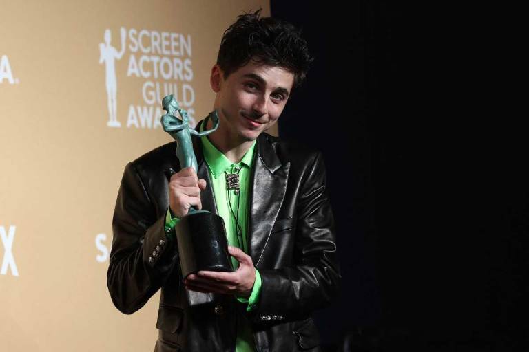 $!Timothée Chalamet brilla en los SAG Awards 2025 al llevarse el premio a Mejor Actor por su interpretación de Bob Dylan en A Complete Unknown.