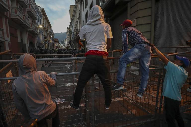 $!Colectivos sociales avivan e incrementan la protesta indígena en Ecuador