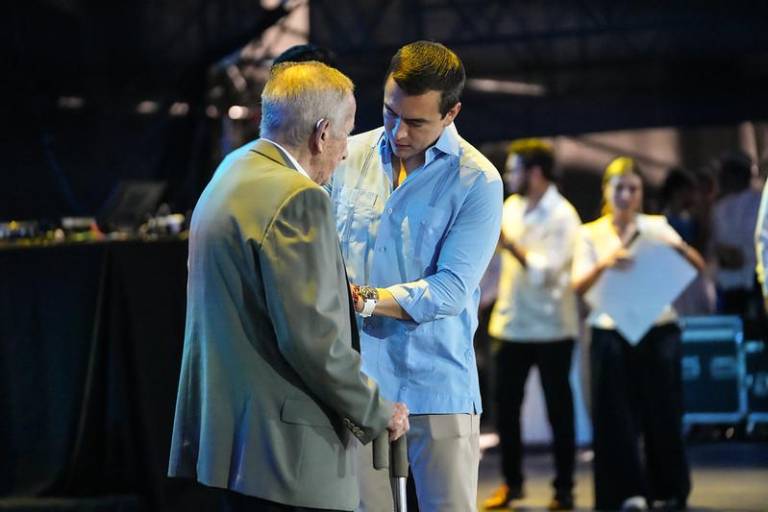 $!Daniel Noboa y el doctor Juan Pablo Tanca Campozano en el evento Día de las Estrellas.