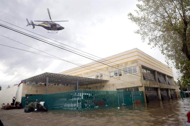 $!Sismo e inundaciones dejan varios muertos y miles de damnificados en México