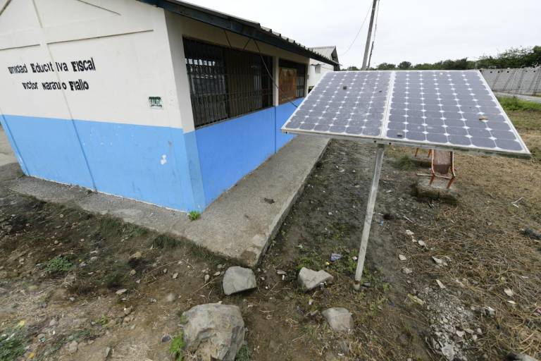 $!Las comunas tampoco tienen energía eléctrica. Las zonas que cuentan con paneles solares son gracias a donaciones de empresas privadas.