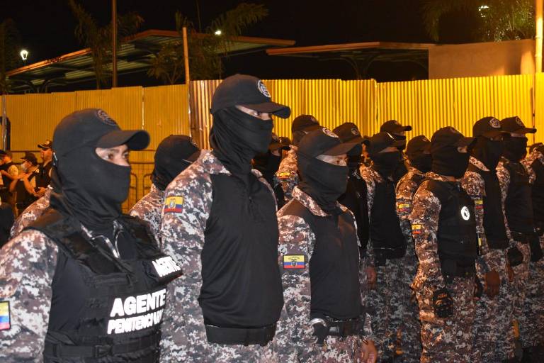 $!Trasladan a más de dos centenares de presos, tras cierre de cárcel en Los Ríos: ¿cuál fue el motivo?