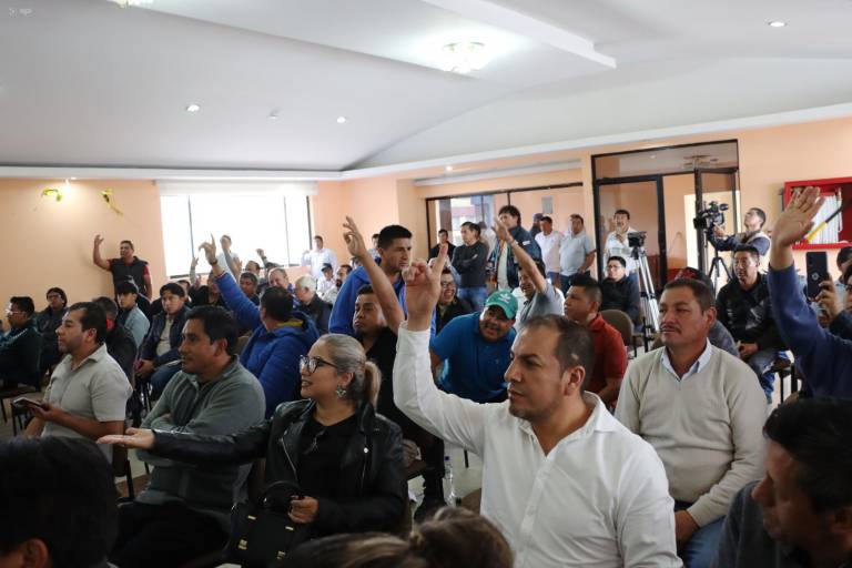 $!Reunión de la Federación de Transporte Terrestre de Pichincha sobre el aumento del diésel.