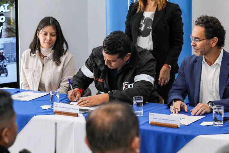 $!Firma de convenio entre Municipio de Quito, la Cámara de Innovación y Tecnología Ecuatoriana (CITEC) y plataformas digitales.
