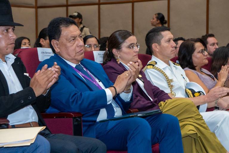 $!Jaime Bernabé junto a la vicepresidenta María José Pinto, quien estaba encargada del Ministerio de Salud.