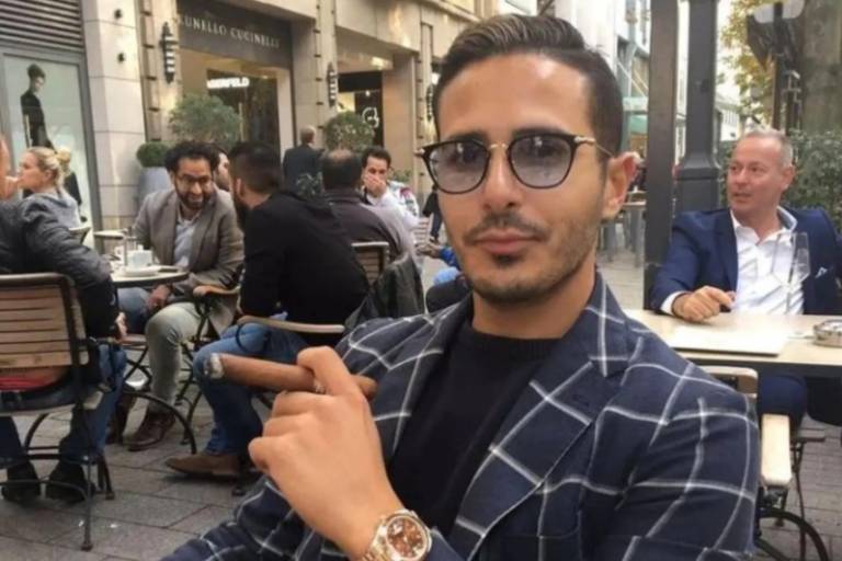 $!¿Cuál es la verdadera identidad del guardaespaldas de ‘El estafador de Tinder, y por qué demandaría a Netflix?