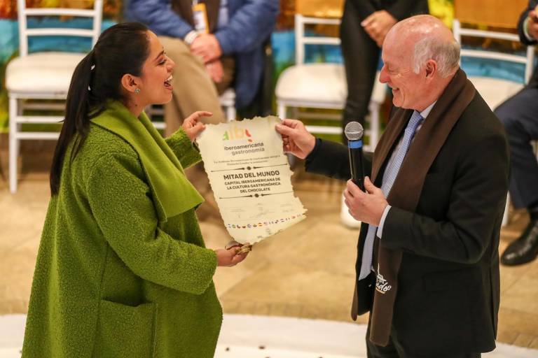 $!La prefecta de la provincia de Pichincha, Paola Pabón, durante un evento donde recibió la condecoración como la Capital Iberoamericana del Chocolate.