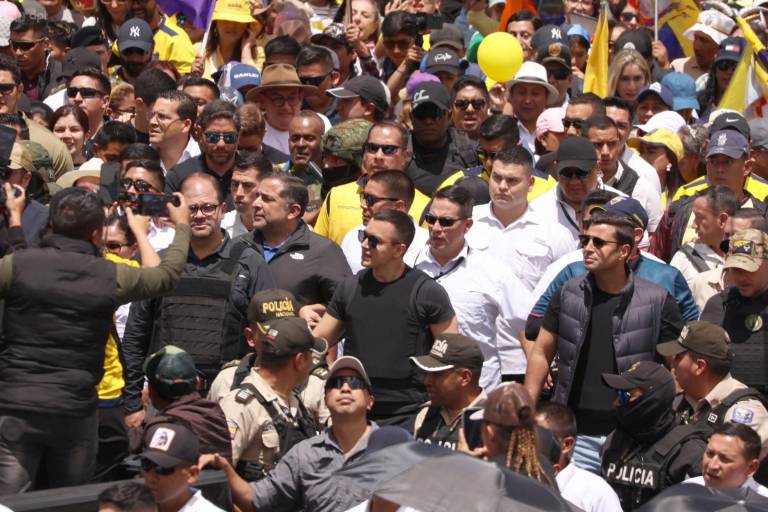 $!El presidente de Ecuador, Daniel Noboa, lideró la marcha por Quito.