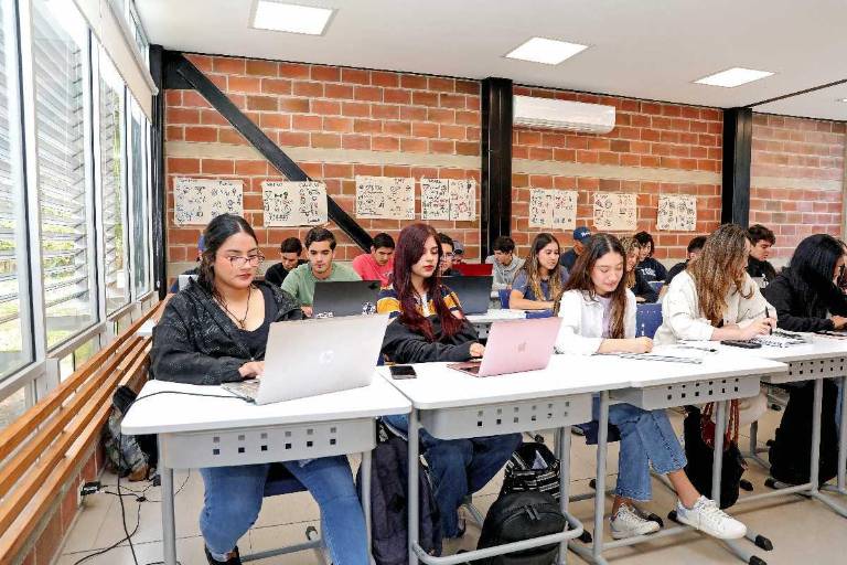 $!Estudiantes de la PUCE.