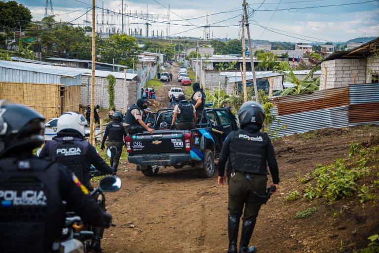 $!Más de 50 vehiculos de Segura EP forman parte del contingente logístico que son utilizados por las FF.AA. y Armado.