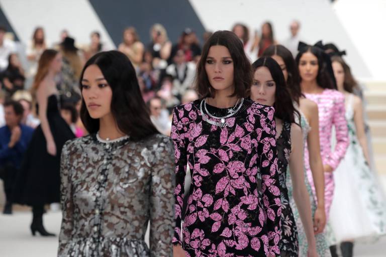 $!Modelos presentan la colección de Haute Couture, Fall/Winter 2022/2023 de Chanel.