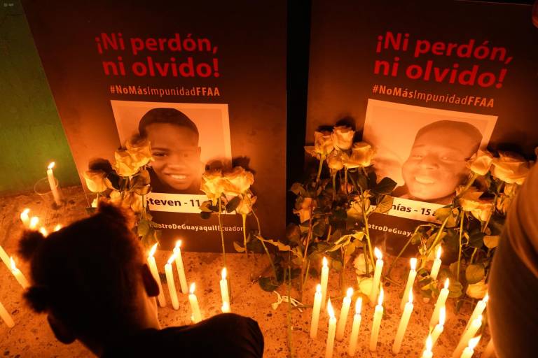 $!Fotografía tomada durante una marcha conmemorativa en el sur de Guayaquil, el 8 de enero de 2025.