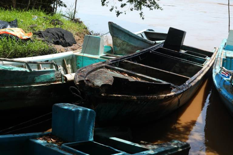 $!La pesca está paralizada. Los ríos Caple y Viche, fueron catalogados como “muertos” ante la falta de vida marina.