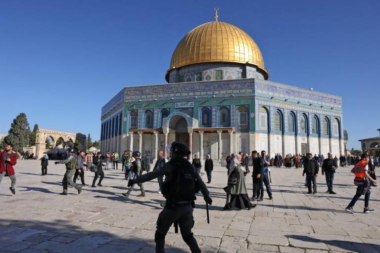 $!Violencia en Jerusalén mancha las celebraciones del Viernes Santo: más de 150 heridos en la Explanada de las Mezquitas