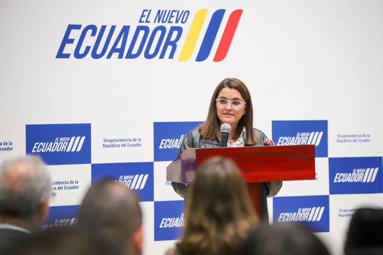 $!María José Pinto habla sobre la crisis en el Ministerio de Salud.