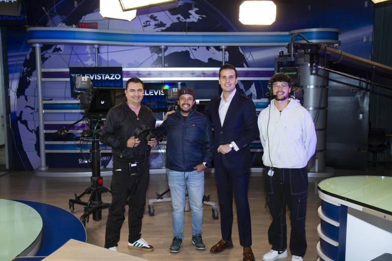 $!Juan Carlos con el equipo de operaciones: de izquierda a derecha: Santiago Ayala, Carlos Jaramillo y Álex Moreno.