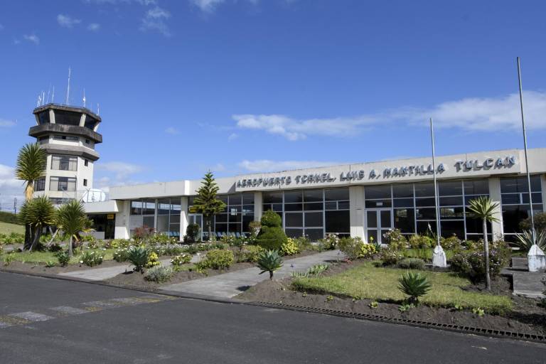 $!El aeropuerto de Tulcán tiene un convenio binacional con Colombia, de modo que las tarifas son más económicas. Una aerolínea busca reactivar la ruta.