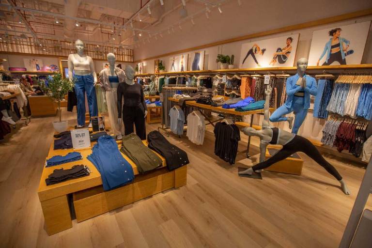$!AR Holdings abrió este mes de noviembre dos nuevas tiendas de Athleta (foto) y Gap en Quito.