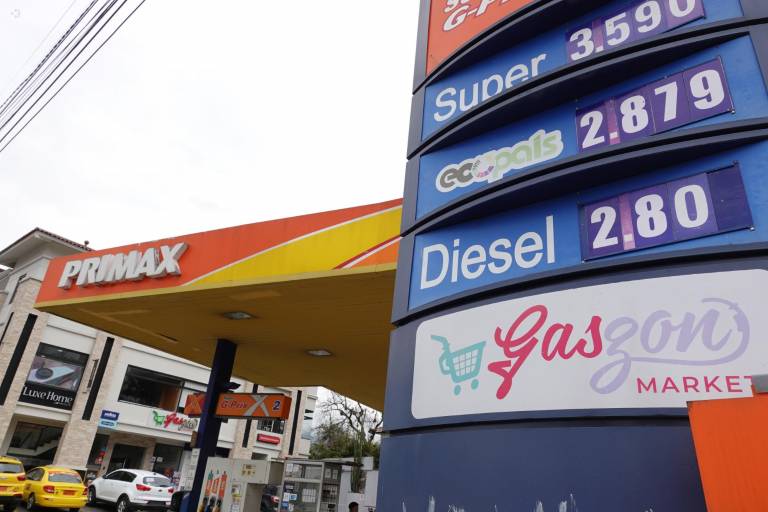 $!Tras la eliminación del subsidio, el precio del diésel subió de USD 1,80 a USD 2,80.