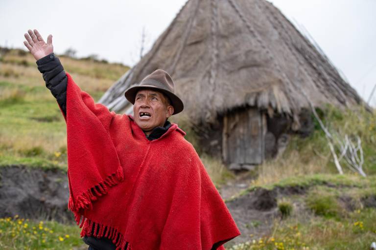 $!Para las comunidades indígenas, los glaciares son parte de sus raíces culturales e incluso, algunos continúan la tradición de realizar rituales de agradecimiento.