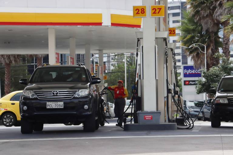 $!Gasolinera en Quito.