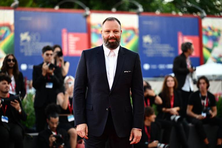 $!El director Yorgos Lanthimos posa durante la alfombra roja de su película 'Poor Things' presentada en competición en el Festival de Cine de Venecia 80th el 1 de septiembre de 2023 en el Lido de Venecia.