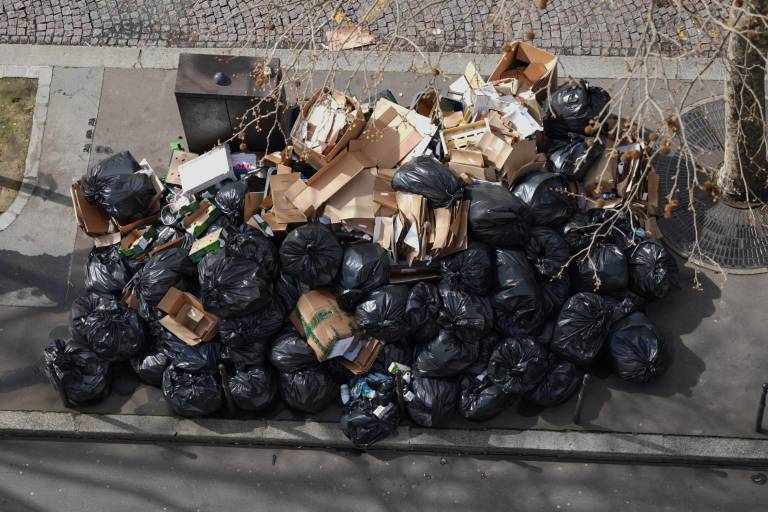 $!Basura amontada en París