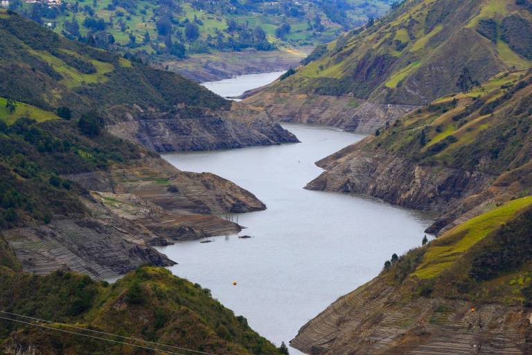 $!Fotografía del embalse Mazar, tomada el 18 de abril de este año en la provincia del Azuay (Ecuador).
