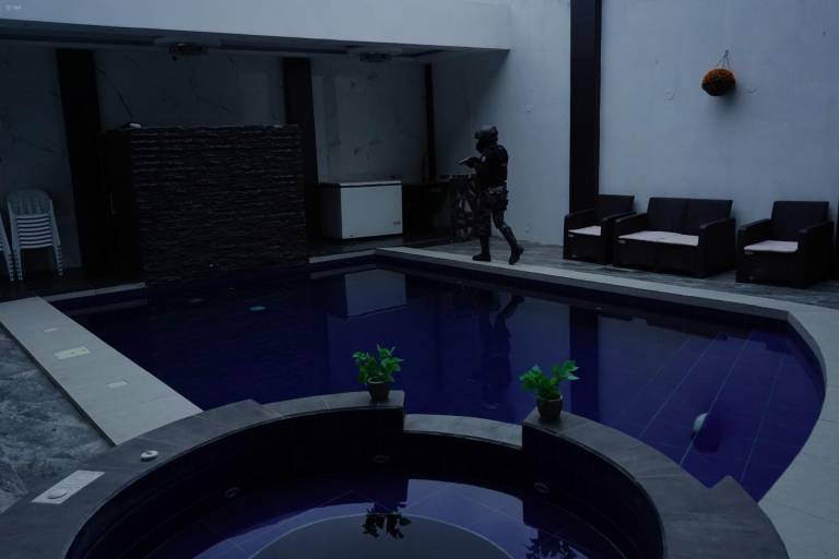 $!Operativo 'Tormenta 13' en Durán: descubren mansión de lujo y altar de la Santa Muerte en centros de bandas delictivas