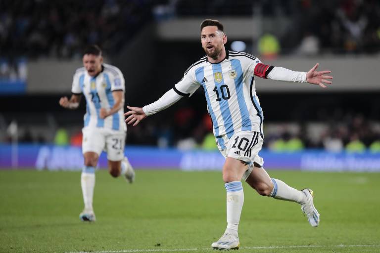 $!Lionel Messi de Argentina celebra su gol marcado contra Ecuador, durante los últimos minutos de un partido de las Eliminatorias Sudamericanas para la Copa Mundial de Fútbol 2026.
