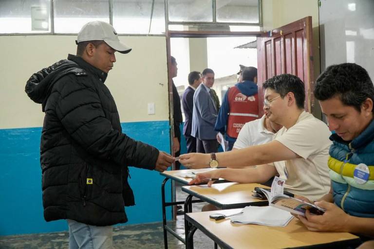$!De acuerdo con el CNE, un 83,76% de la población participó en las elecciones.