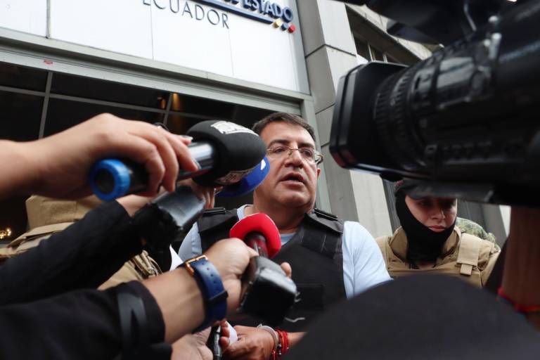 $!Santiago Díaz Asque acudió a la Fiscalía General del Estado para rendir versión en el caso Caja Chica.