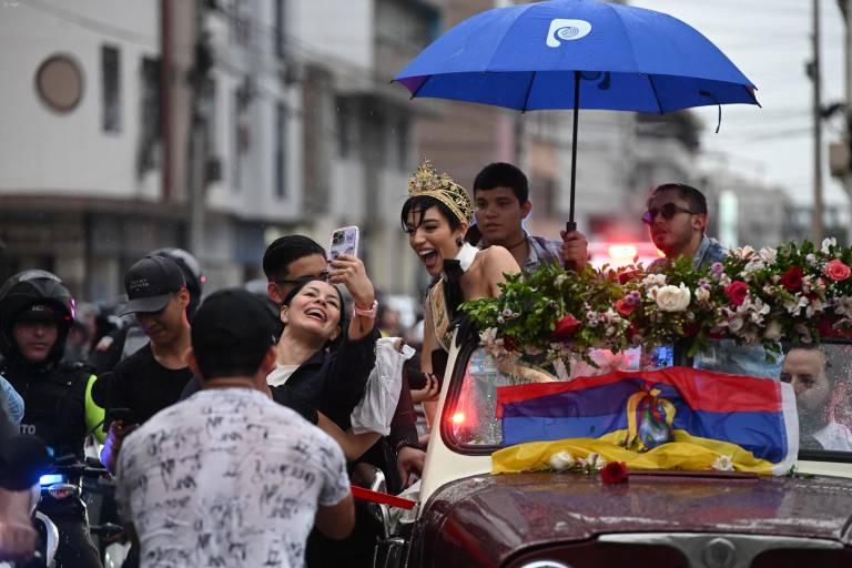 $!Caravana de recibimiento a Shyare Andrade en Portoviejo.