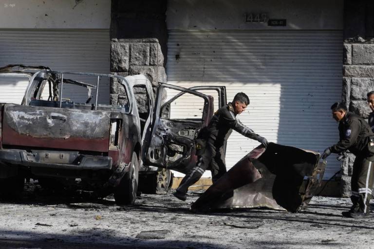 $!Coche Bomba en unas oficinas de la SNAI en la AV 12 de Octubre entre Foch y Wilson.