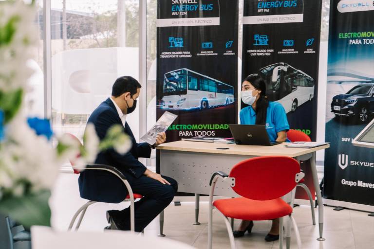 $!En Guayaquil, la cooperativa Saucinc incorporó unidades de buses eléctricos. Fue la pionera en la movilidad pública sostenible en el país.