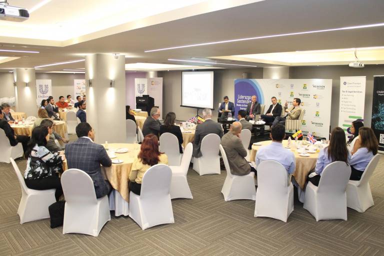 $!El panel del conversatorio estuvo conformado por Gustavo Wray, Gerente General de Agripac; Ludovic Auvray, director general de Heineken Ecuador y Mariano Smith, Vicepresidente Ejecutivo de Unilever para Ecuador.