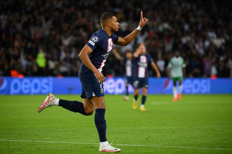$!Kylian Mbappe celebrando un gol con el Paris Saint-Germain.