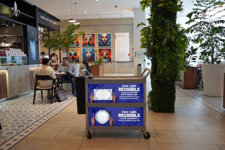 $!En el Mall del Sol los patios de comida se manejan con EcoSpot, lo que significa que vasos, platos y cubertería son reusables